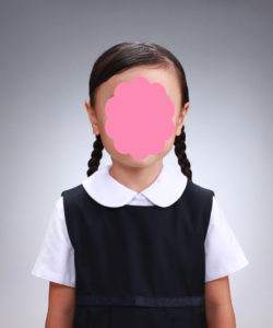 受験写真　おさげの女児　よい例